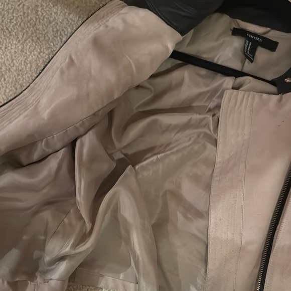 Black and Tan Women's Jacket - Picture 3 of 5